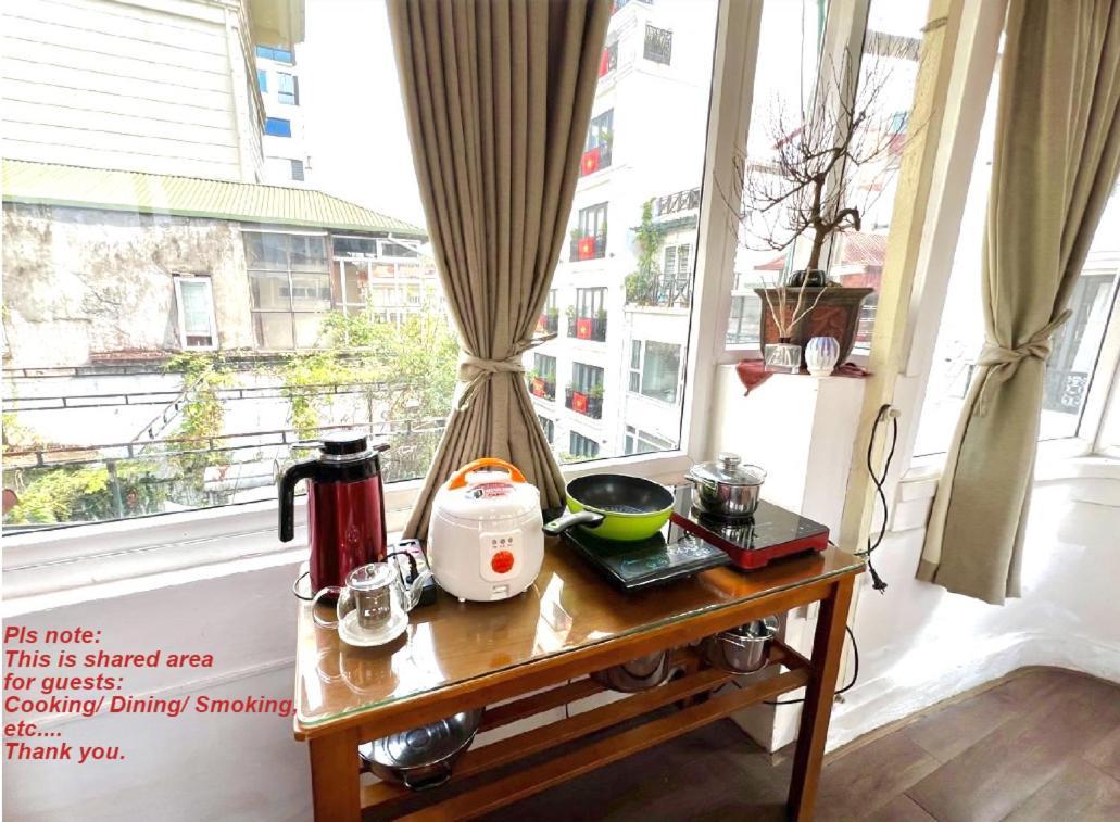 Nice Room Located Right Next To The Old Quarter Can Phong Nhieu Anh Sang Tai Ngay Gan Pho Di Bo Ho Guom Hà Nội Ngoại thất bức ảnh
