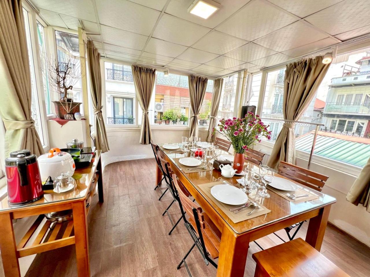 Nice Room Located Right Next To The Old Quarter Can Phong Nhieu Anh Sang Tai Ngay Gan Pho Di Bo Ho Guom Hà Nội Ngoại thất bức ảnh